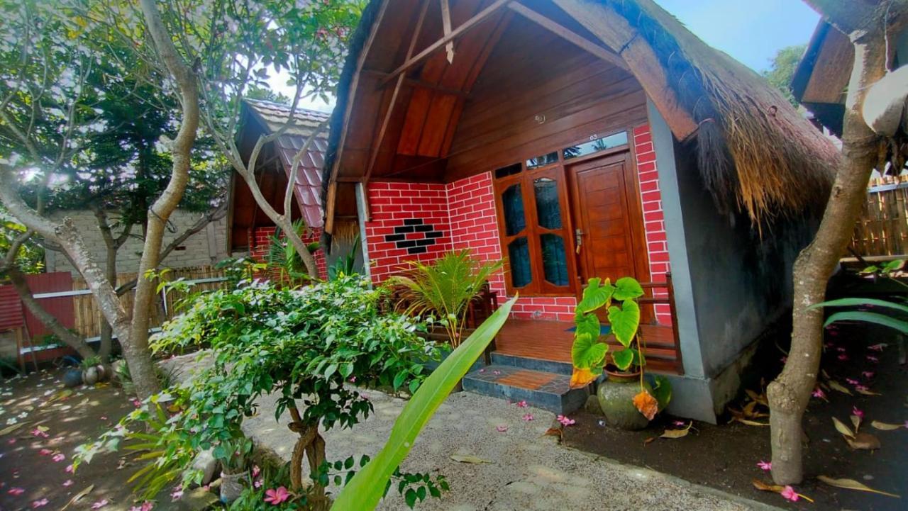ホテル Maxal Bungalow ギリ・アイル エクステリア 写真